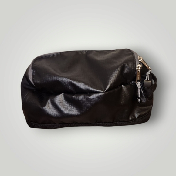 L.L. Bean Black Men's travel cluch Bag - Picture 6 of 10